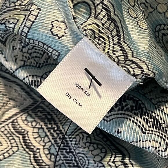 Talbots Light Blue and Black Paisley 100% Silk Pullover V Neck Blouse Size 10 - Picture 7 of 9